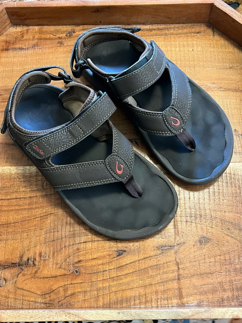 OluKai Ohana Sandals Mens Size 7 Brown Leather  Flip Flop
